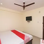 Oyo Flagship 28065 Anmol Plaza