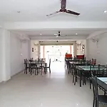 Oyo Flagship 28065 Anmol Plaza