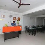 Oyo Flagship 28065 Anmol Plaza