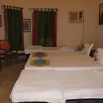 Cozy Inn