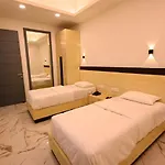 Hotel Prago By Green Deer Varanasi