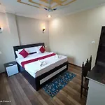 Mohit In Paying Guest House