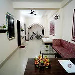 Banaras Gully House 500 Ft From The Ghats