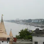 East Sons\' Guest House