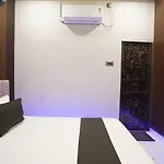 Om Nilay Paying Guest House
