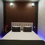Om Nilay Paying Guest House