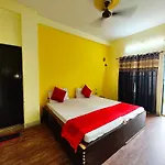 Fully Air-Conditioned - Hotel Varnasi Paradise Premium Near Kashi Vishwanath Temple - And- Ganga Ghat - #Free Parking #Wifi Facilities #Room Service - #Fully Air Conditioning Room #Prime Location - Best Seller In City