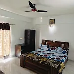Tarini Stay