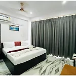 Hotel Vinayak # Grand Near Kashi Vishwanath Temple - Fully Air Conditioning Hotel - A Top Rated Four Star Hotel