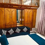 Kashi Stay With Globegliders