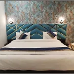 Hotel \