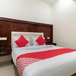 Oyo 48380 Hotel Satkar