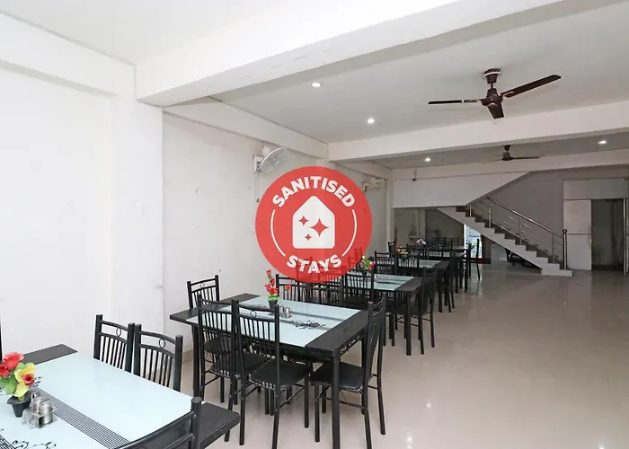 Oyo Flagship 28065 Anmol Plaza