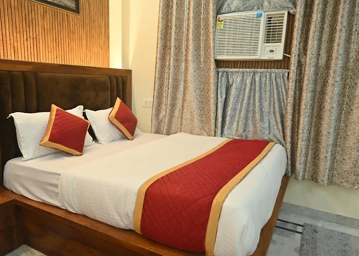 Banaras Bliss Studio Room Near Kashi Vishwanath Mandir