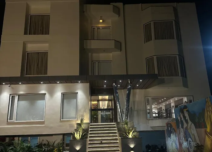 Hotel Sainik Grand