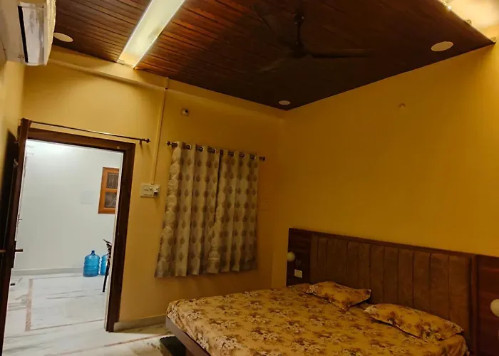 Kashivas - Spacious 2Bhk Near Assi Ghat