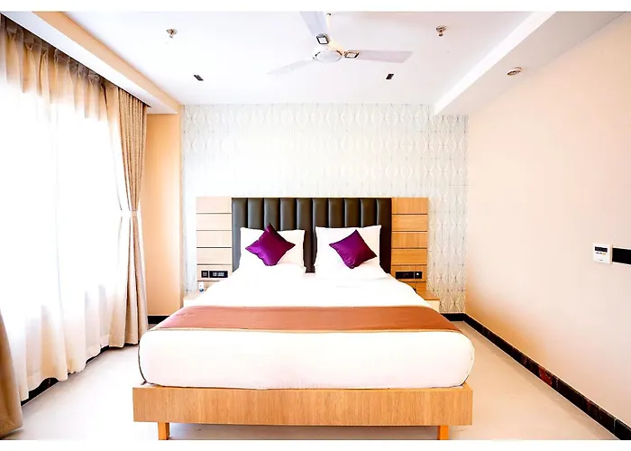 Hotel Narayani Near Kashi Vishwanath Temple - Fully Air Conditioned Room - A Top Rated Hotel In Varanasi