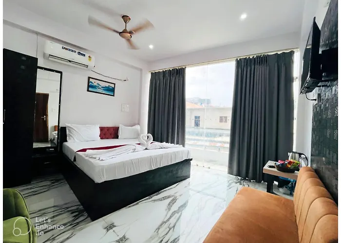 Hotel Vinayak # Grand Near Kashi Vishwanath Temple - Fully Air Conditioning Hotel - A Top Rated Four Star Hotel