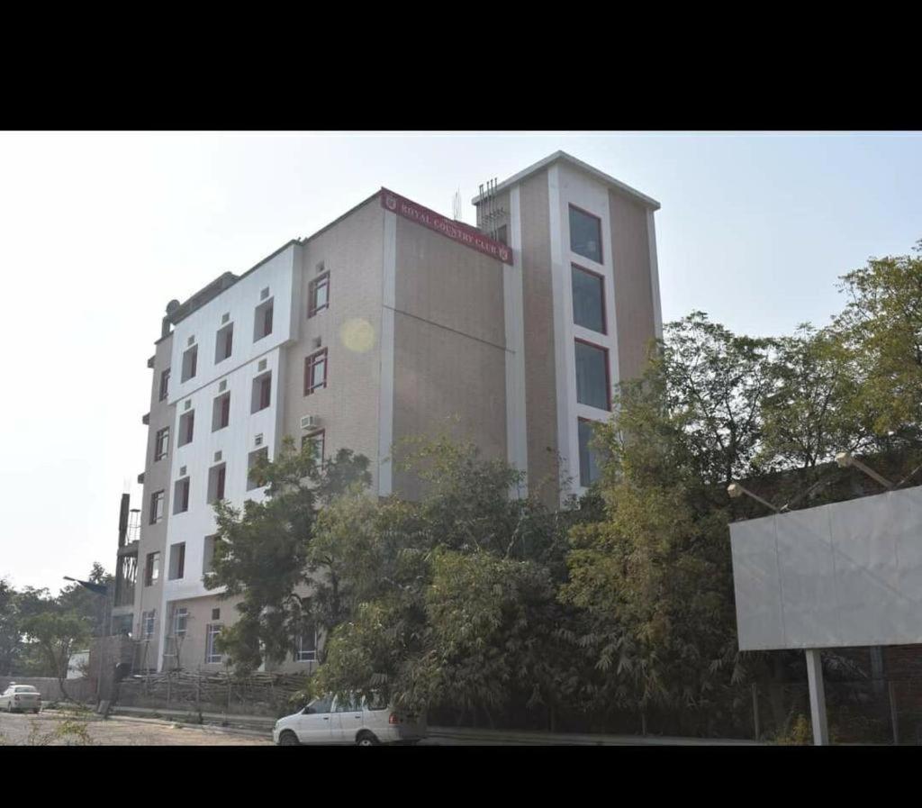 Hotel Royal Country Club Varanasi