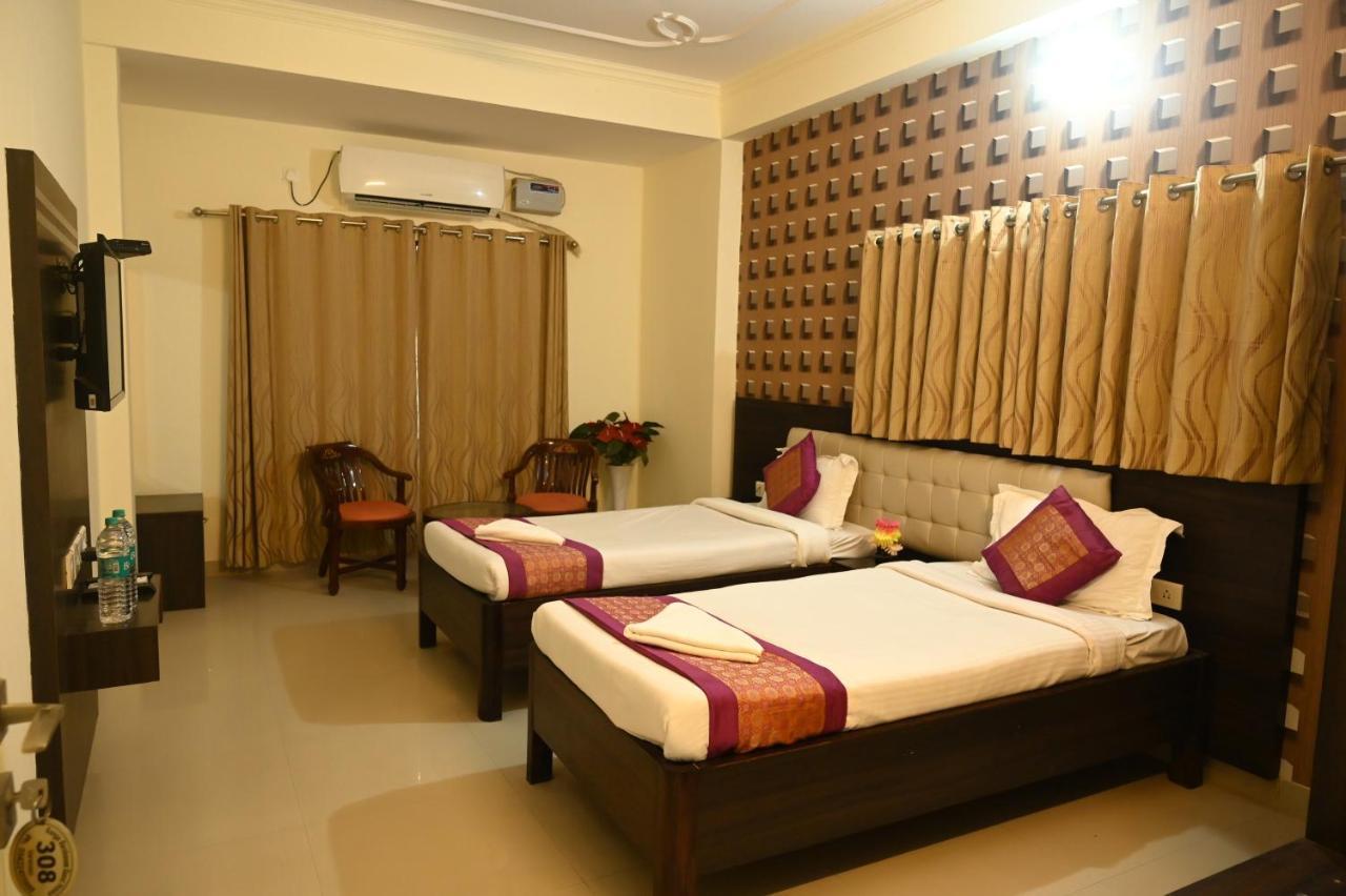 Guest house Ganga Darshanam At Dashashwamedh Ghat