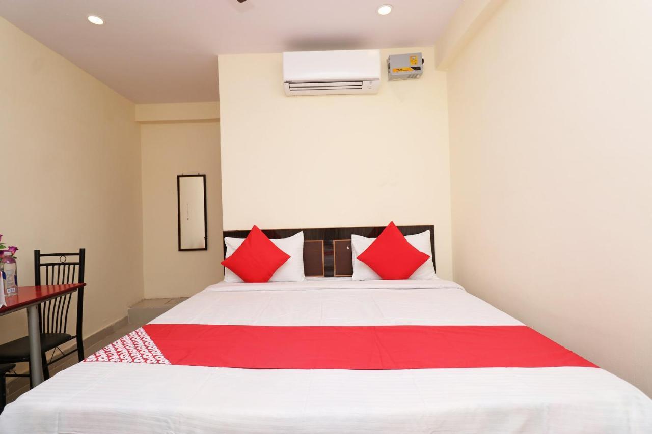 Oyo Flagship 28065 Anmol Plaza Hotel Varanasi