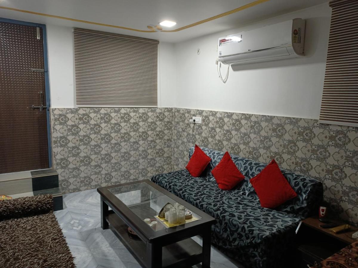 Apartment Traveller Varanasi