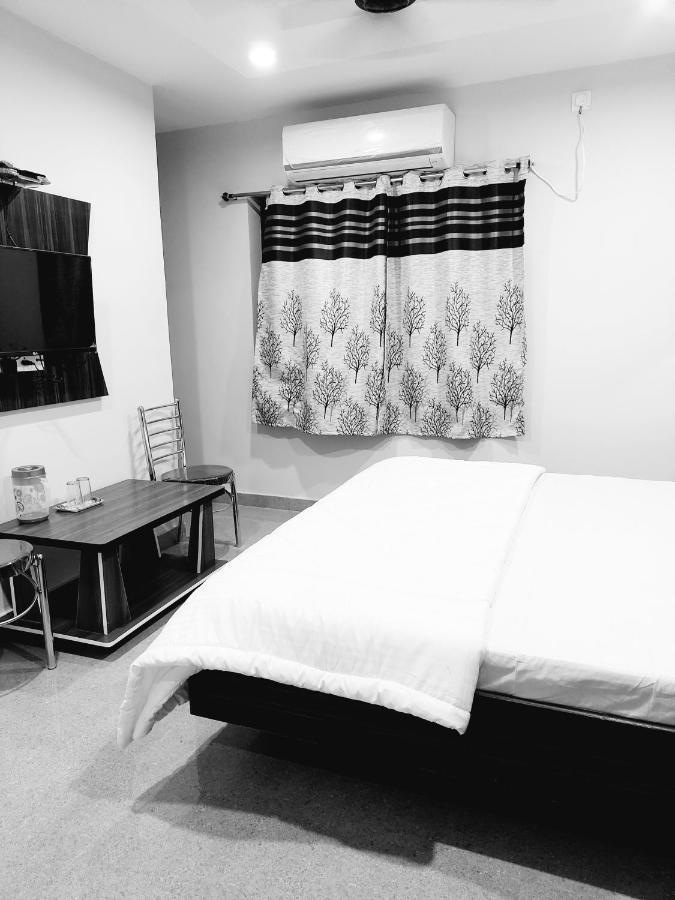 Hotel Priyaparadiseinn Varanasi