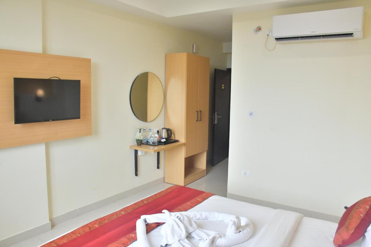 Hotel Yatharth Varanasi