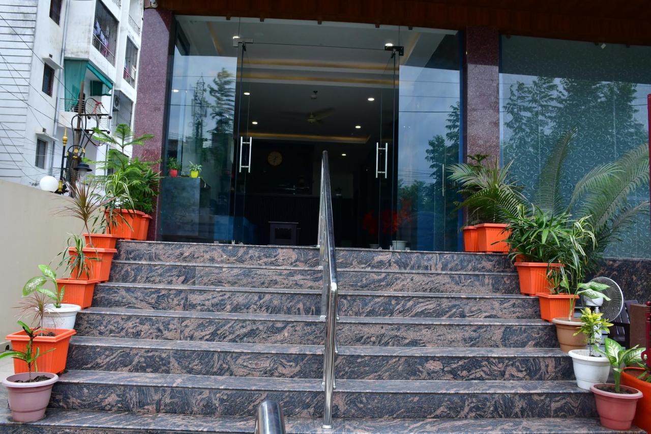 Yatharth Hotel 4*