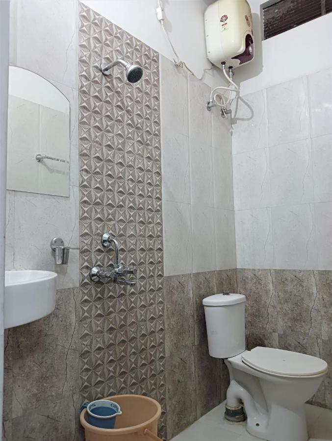 Varuna Palace-fully Vaccinated Staff Homestay