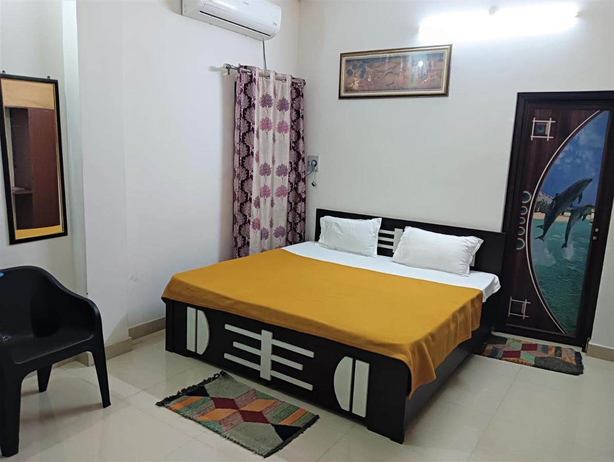 Homestay Varuna Palace-fully Vaccinated Staff Varanasi