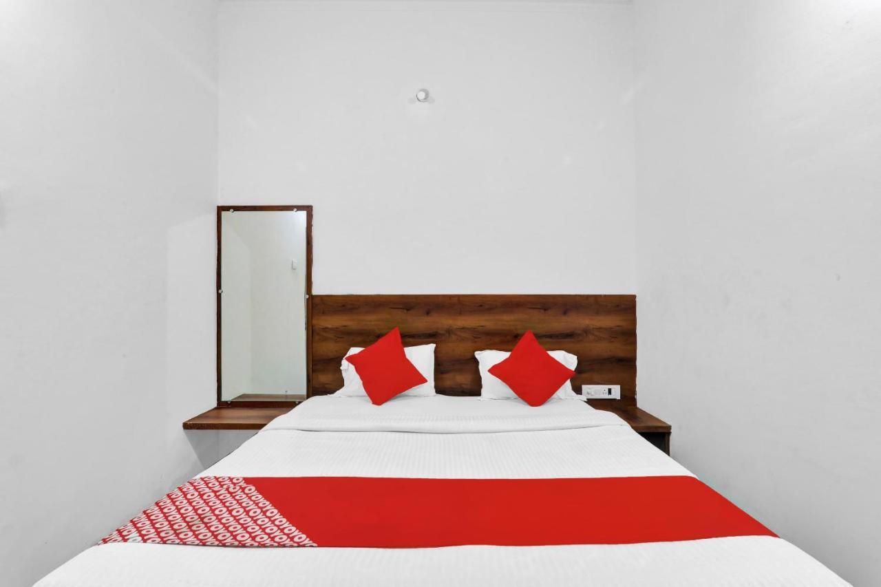 Oyo 82070 Rudra 3* Varanasi