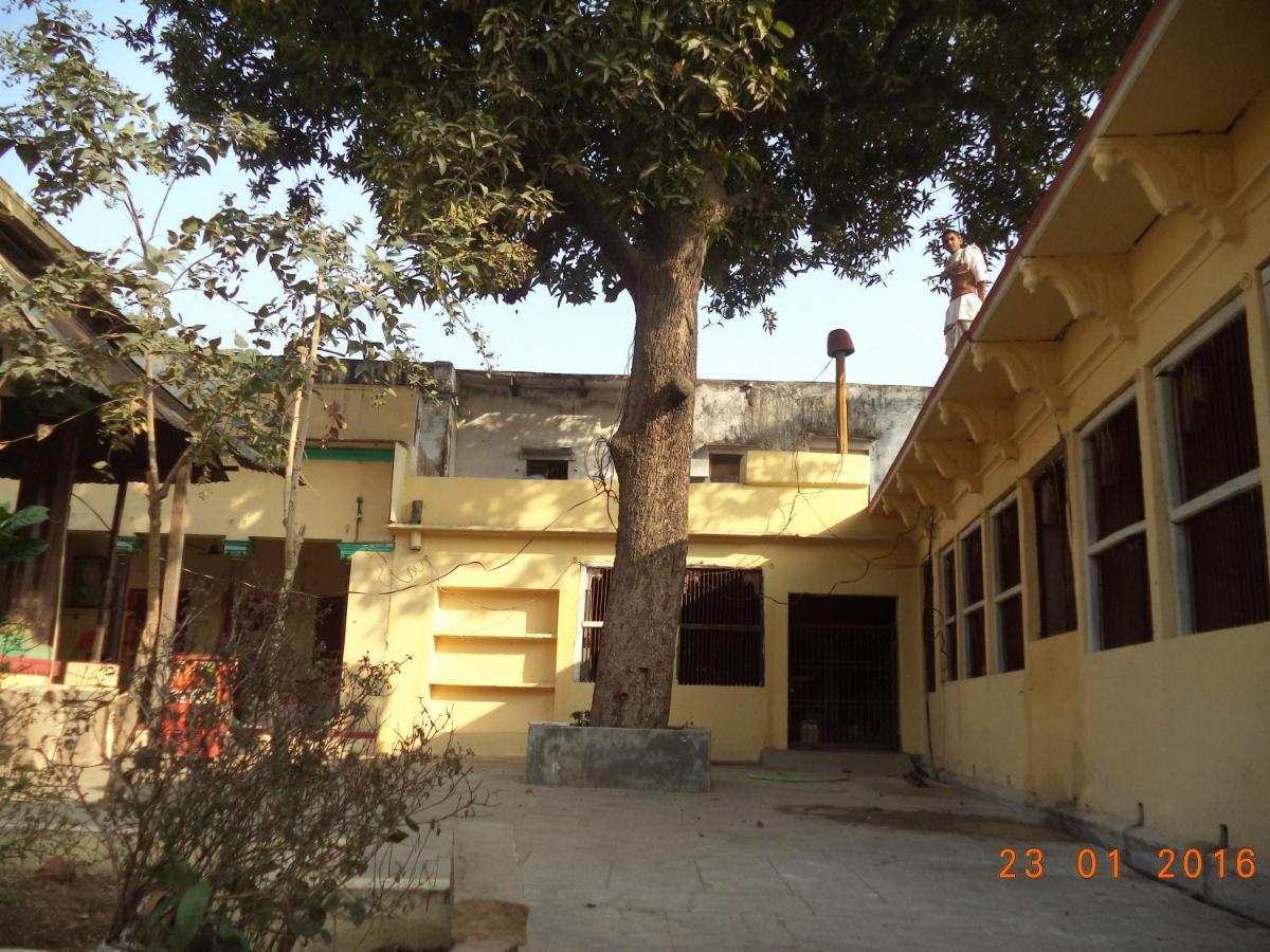 Guest house Shri Swami Sheetal Das Akhada B1-88 Assi , Near Pushkar Talab,varanasi, Ashram Dharmshala *