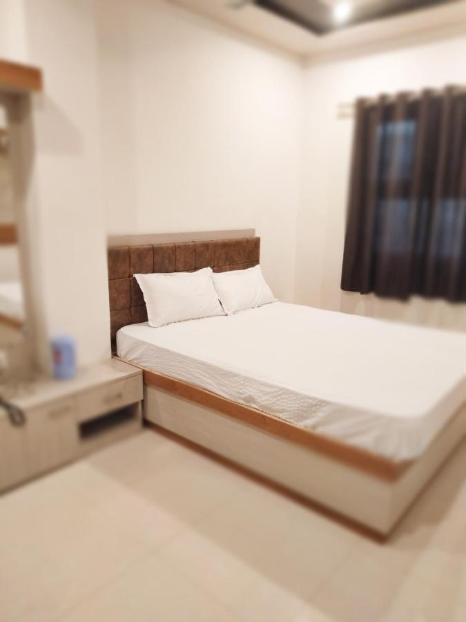 Rudraksha Guest House *