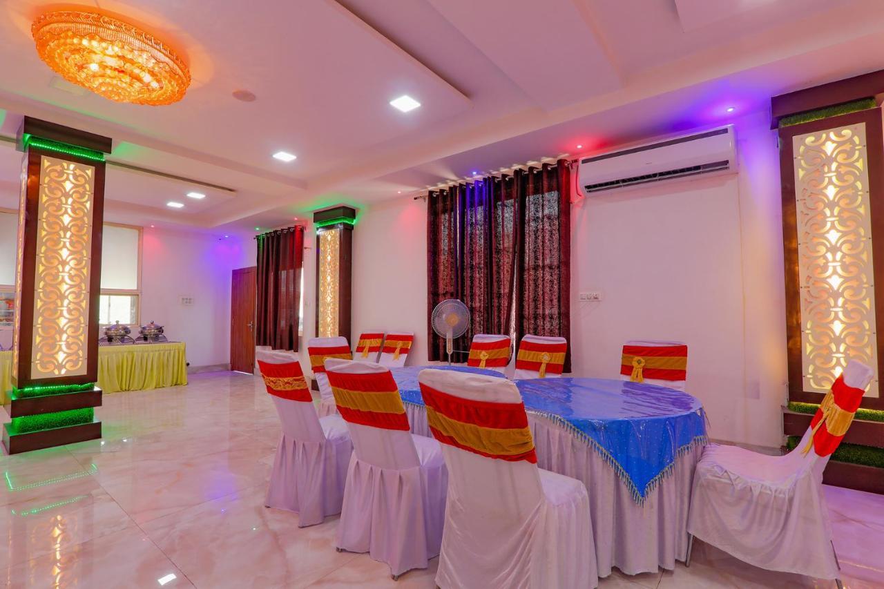 Hotel Fabexpress Moti Mahal 3*