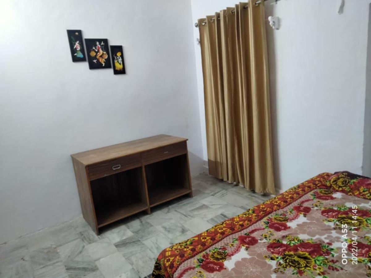Guest house Shri Swami Sheetal Das Akhada B1-88 Assi , Near Pushkar Talab,varanasi, Ashram Dharmshala Varanasi