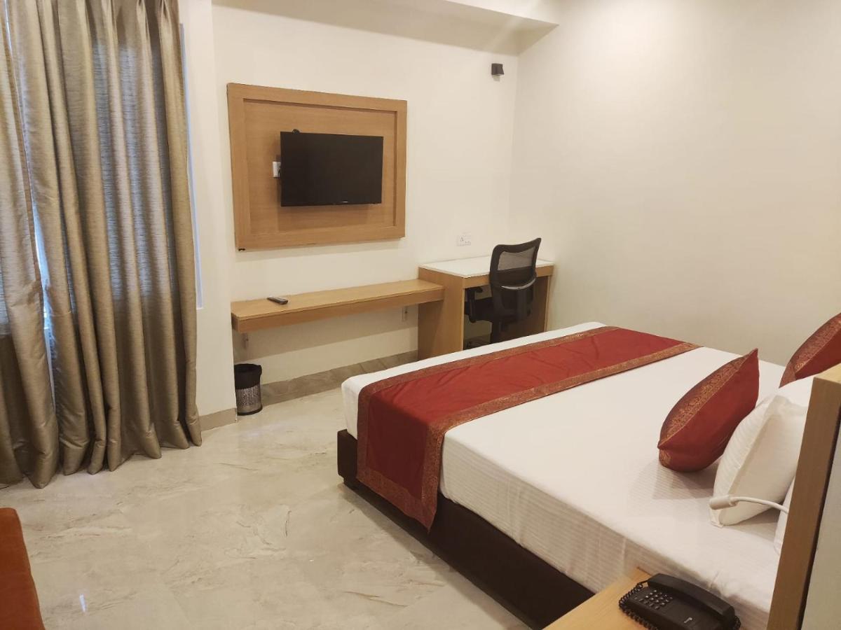 Hotel Xenia 3*