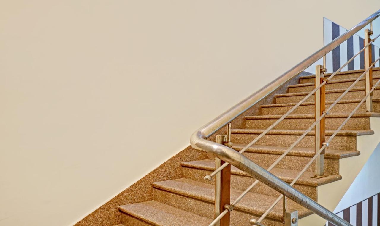 Hotel Itsy By Treebo - Ashoka Grand Varanasi