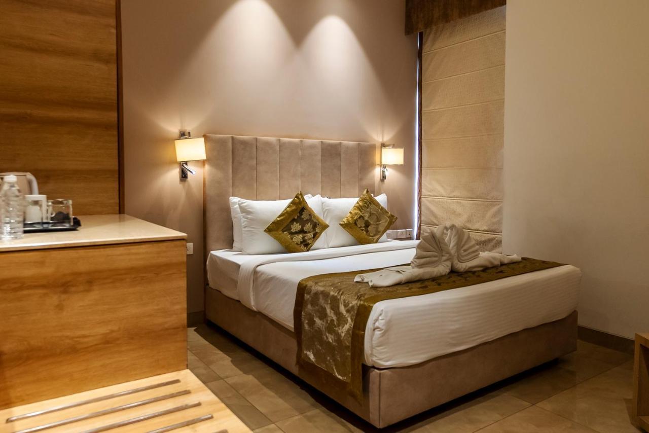 Hotel Celebrant Varanasi