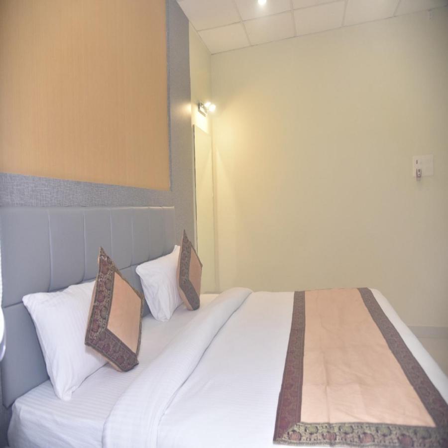 Hotel Tridev Grand 3*