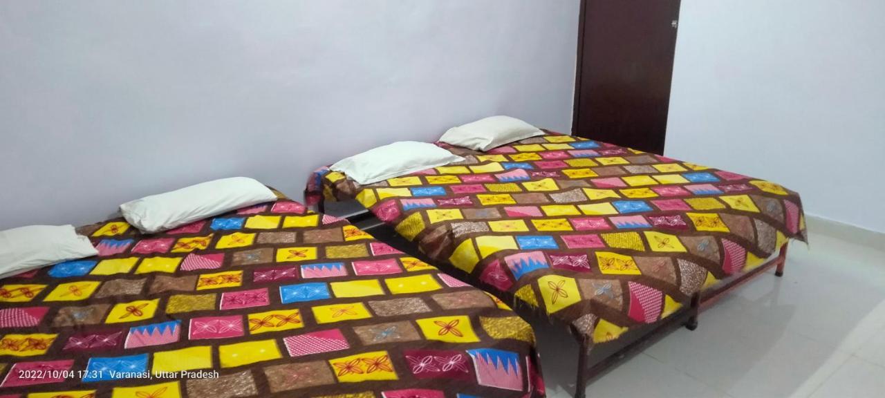 Guest house Shri Swami Sheetal Das Akhada B1-88 Assi , Near Pushkar Talab,varanasi, Ashram Dharmshala Varanasi