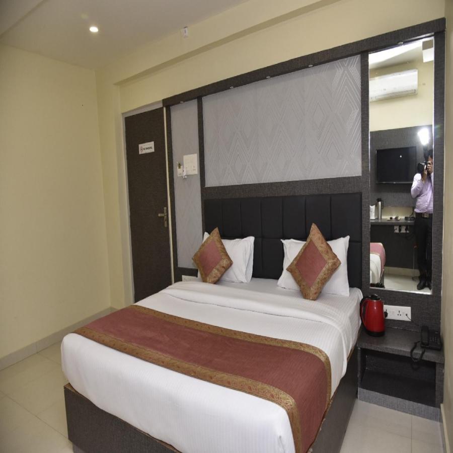 Tridev Grand 3* Varanasi