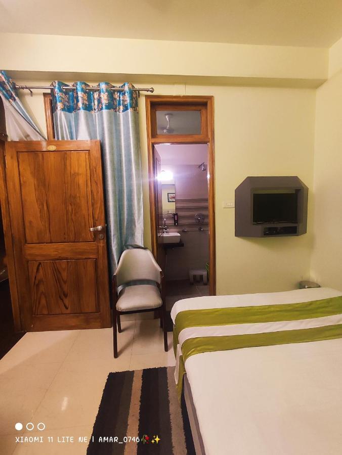 Hotel Prabhat *