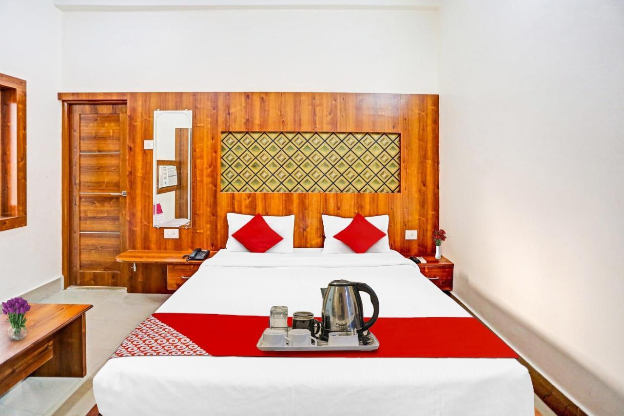 Oyo Flagship 89841 Buddha International Varanasi