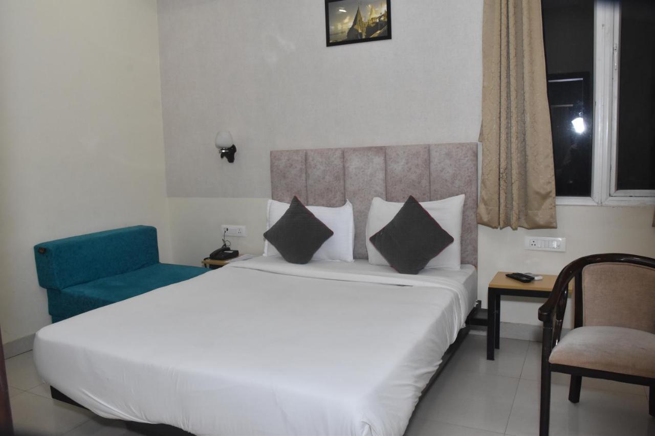 Hotel Yatharth Varanasi
