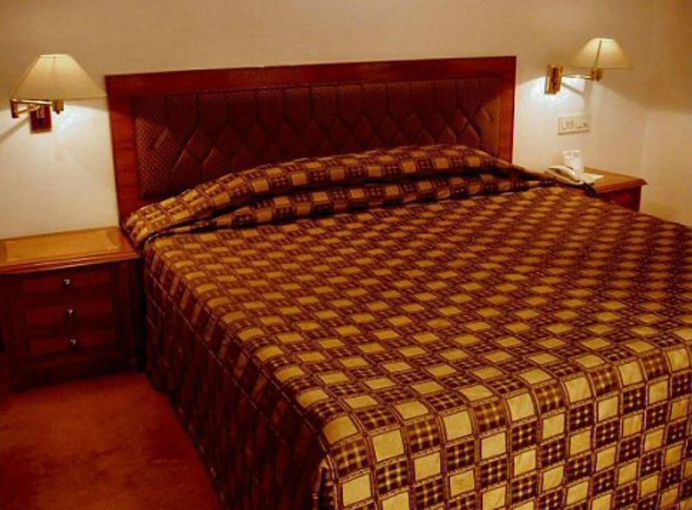 Vaibhav Hotel Varanasi