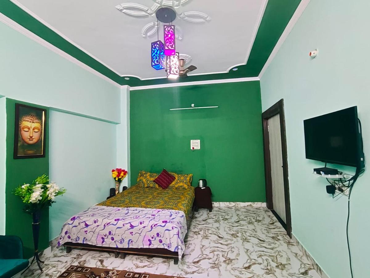 Varanasi Holiday Stay *