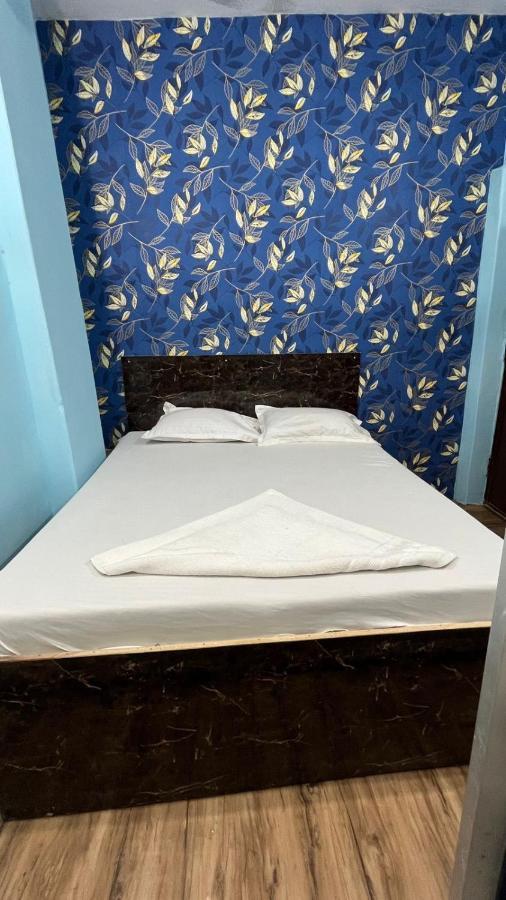 Krishna P. Guest house Varanasi