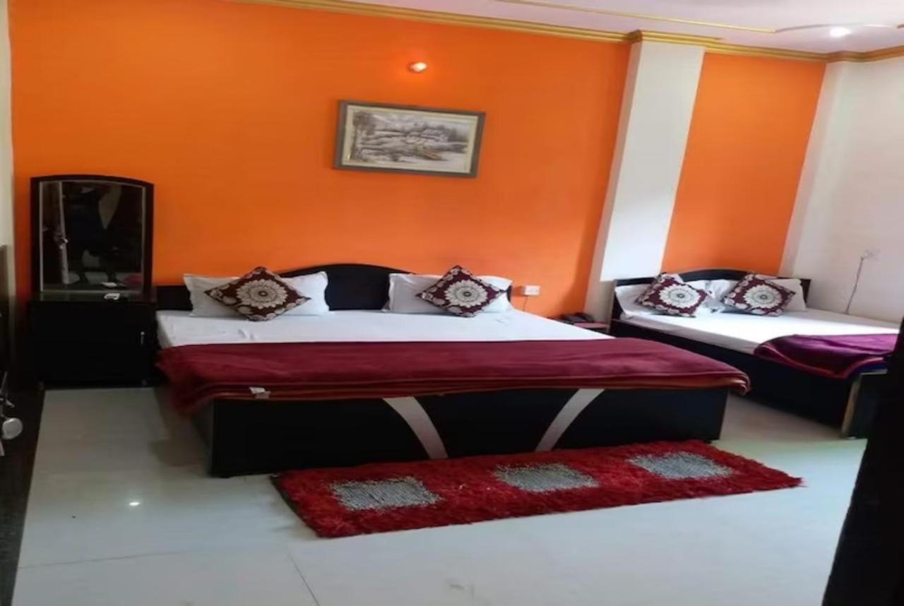 Hotel Goroomgo New Ashiyana Palace
