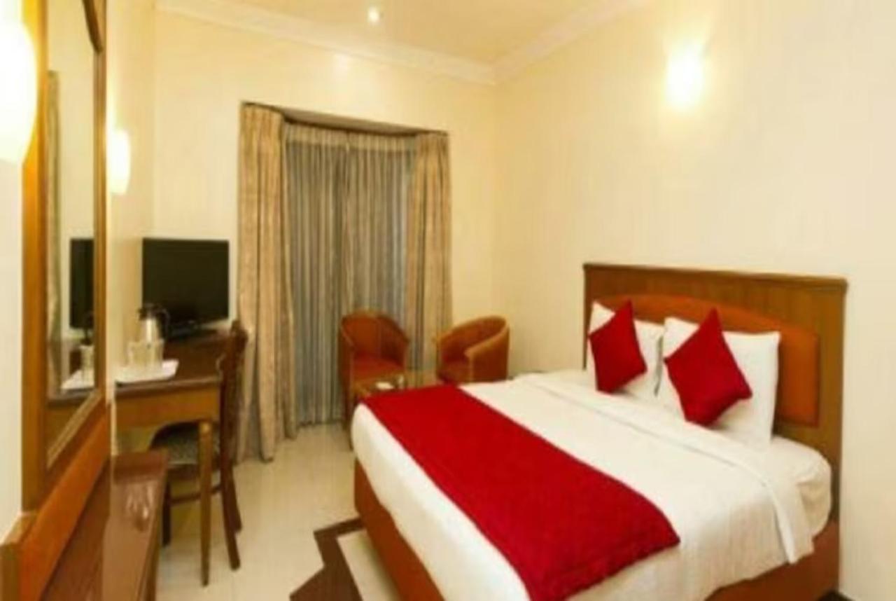 Goroomgo New Ashiyana Palace Varanasi